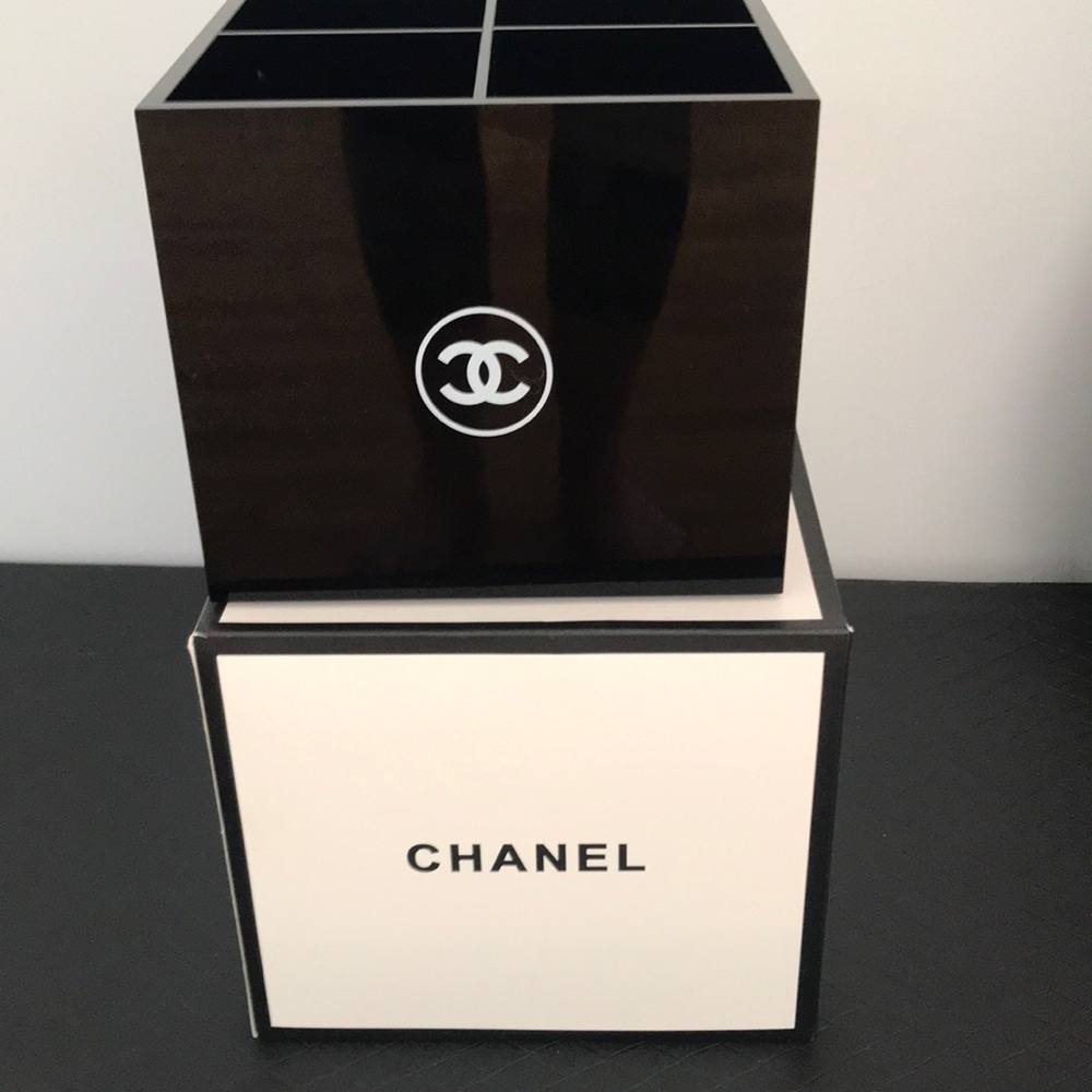 - CHANEL makeup caddy /New with box